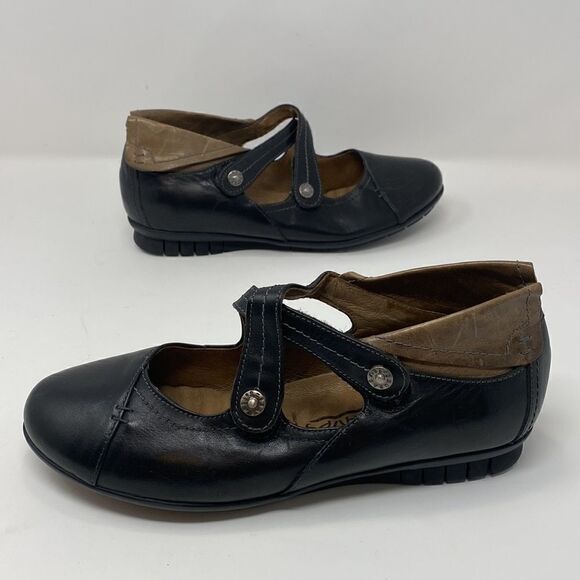 Softwaves Leather Criss Cross Straps Mary Jane Shoes - Picture 2 of 14